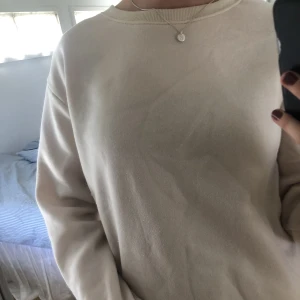 Sweatshirt - Varm beige sweatshirt 🤎🤍