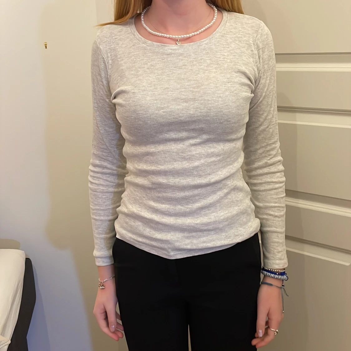 Grå ribbad långärmad tröja - 90