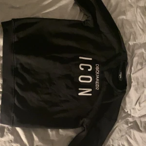 Dsquared2 tröja  - Sparsamt avnvädt skick 8/10