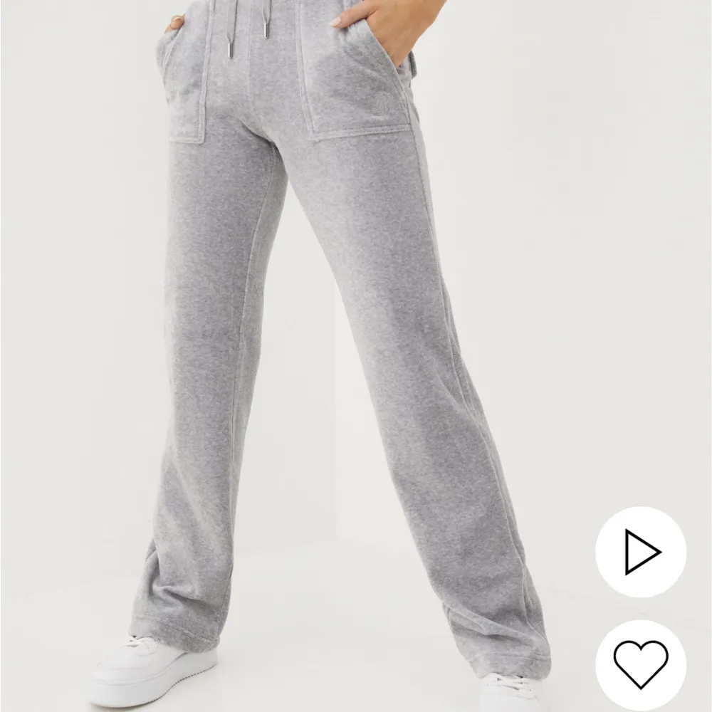 ”Del ray pocket pant” sparsamt använd, liten enstaka fläck på benet, syns knappt. Ord pris 1099kr. Defekter finns, kom privat för att få information och bilder kring dessa!. Jeans & Byxor.