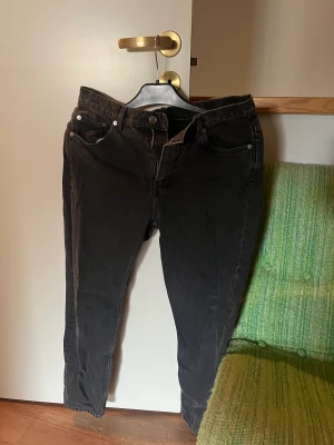 Arket jeans  - Väldigt snygga jeans från arket i storlek 28, pris kan diskuteras 💓
