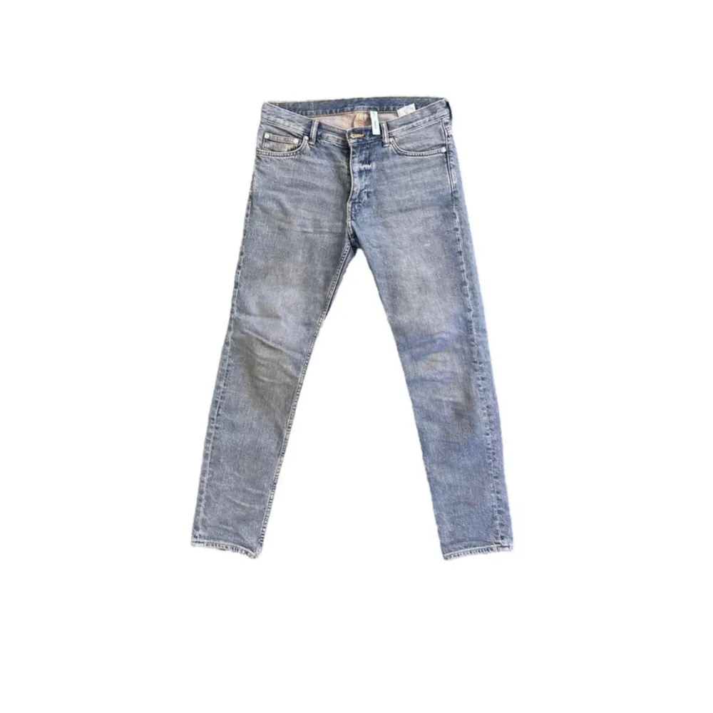 Weekday Sunday Blue Jeans (29 / 30”) [8/10] - 200;-  Tiger Of Sweden White Skinny Fit Jeans (30 / 32”) [8/10] - 300;-. Jeans & Byxor.