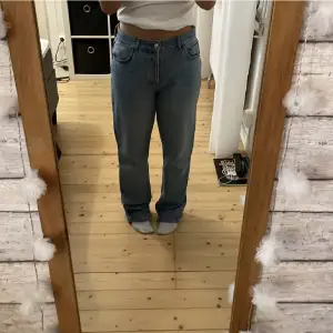 Jeans från asos, fråga gärna om mått då storleken är lite oklar