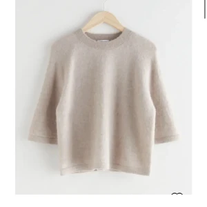 Stickad tröja  - Stickad tröja från other stories har inga defekter alls super fin till hösten