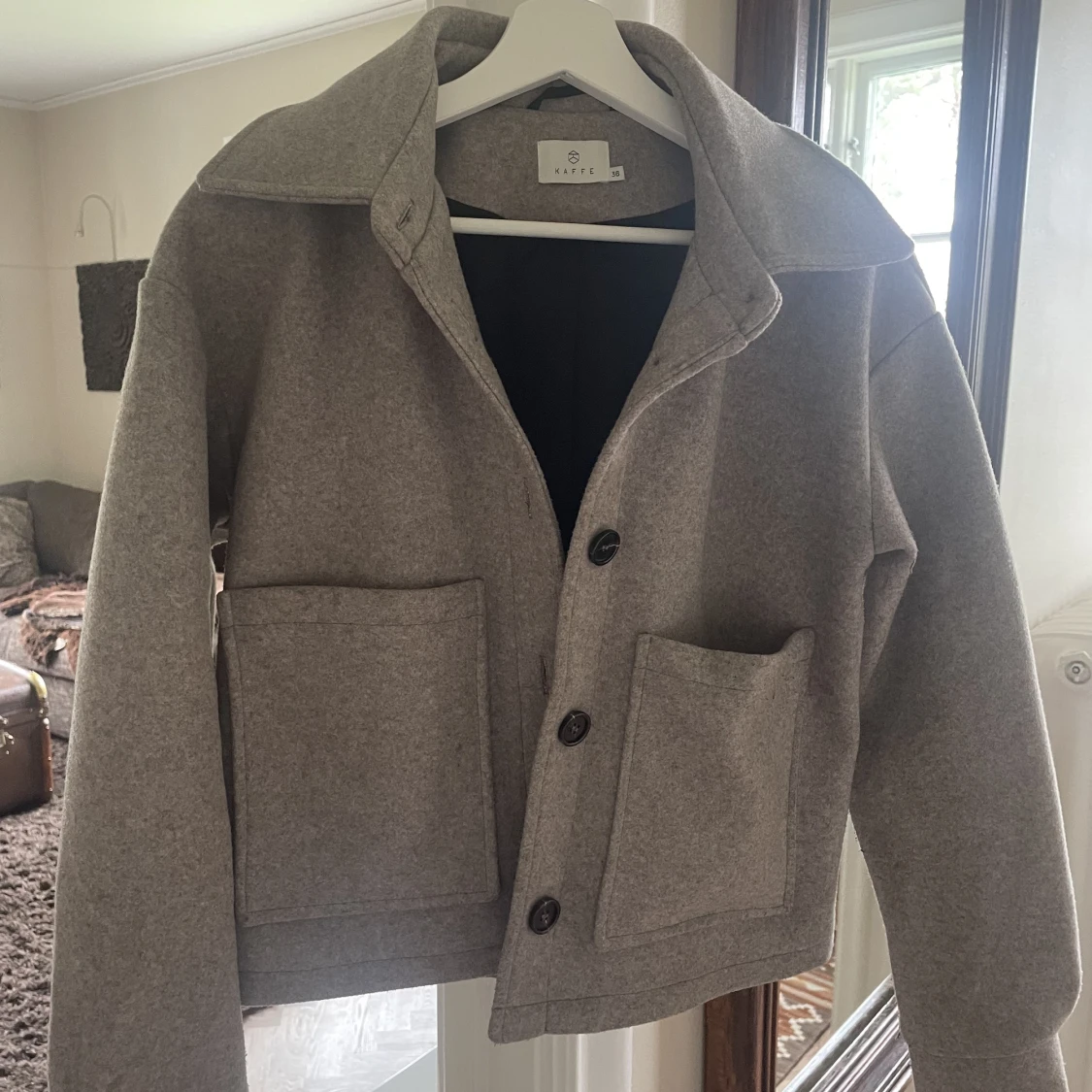 Beige Kamelida- Kaffe jacka  - 90