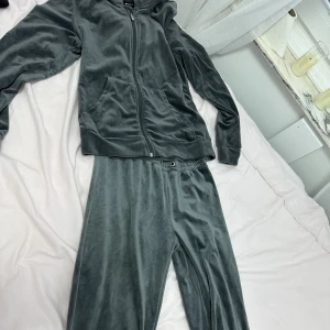 Dress från gina - 60 kr storlek M