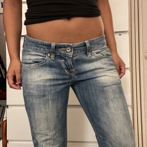 Lowwaist jeans  - Low waist bootcut jeans. Köpare står för frakten annars möts jag upp i Sthlm 💞