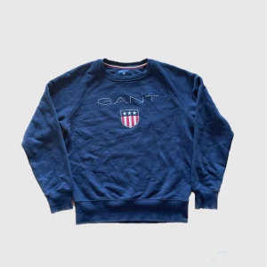 Gant Sweatshirt  - Skick 10/10 knappt använd. storlek Small