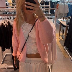 jätte gullig kofta - nyköpt och knappt använd!