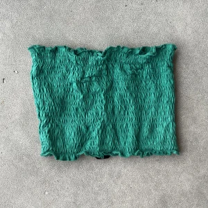 Tubtop - Jätte söt grön tubtopp från Urban outfitters, ger upp den då den är lite tight och kort på mig!