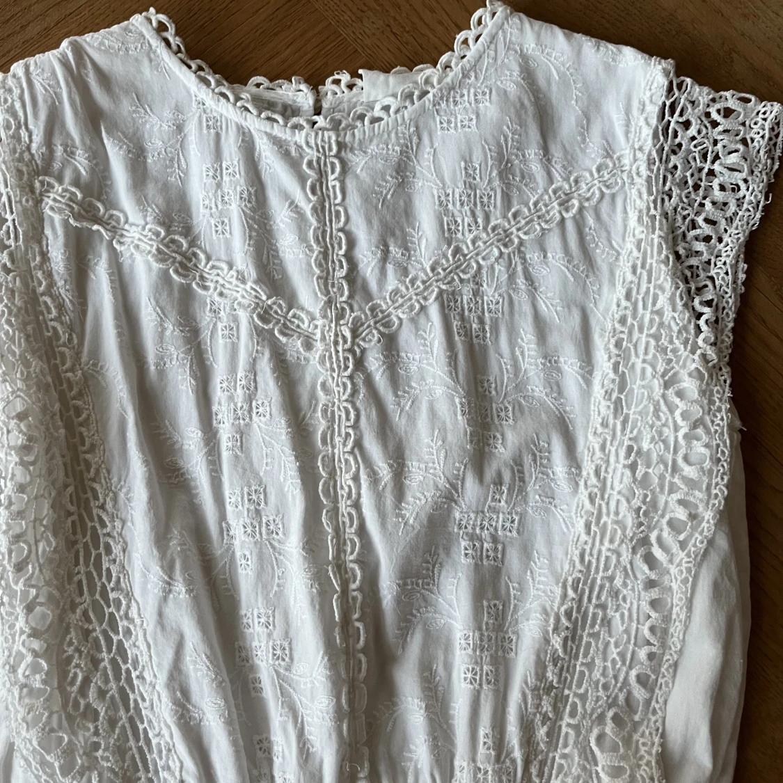 Jättefin klänning från the new som är är i storlek 13-14y. De passad Xxs-xs. - 90