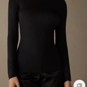 Intemissemi - Säljer pga att jag aldrig använder den!! Säljer för 350 då den är ny Nypris: 429 Passar XS-M