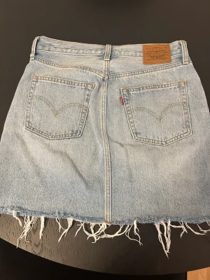 Levis kjol - Levis kjol i stl 27