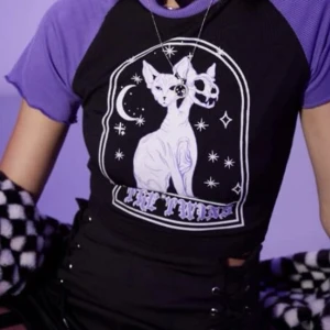 Croptop med katter - Aldrig använd. Från shein. 