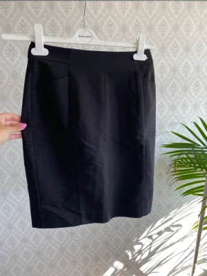 Kjol - Hör av dig vid fler bilder eller frågor☀️