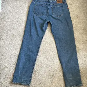 JOOP! Jeans. Baggy,  storlek: USA: 38/34. Street style type storlek och fit. Original pris: 1000 kr 