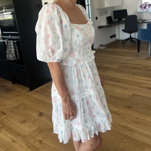 By malina klänning - By malina klänning, aldrig använd. Nypris 2300kr💖💖