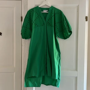 Klänning saint tropez stl s - Använd i fint skick 