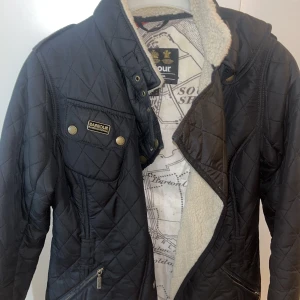 Barbour jacka - En perfekt höst/vinter jacka från märket Barbour. Storlek 34 ❤️