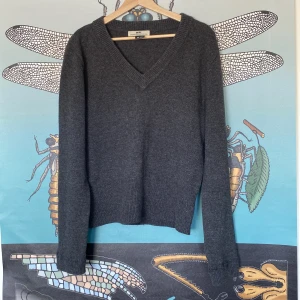 Hope tröja - Grå Hope tröja. Passar mycket cropped. 