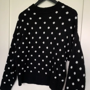 Stickad tröja🤍 - Stickad tröja från h&m🤍🤍