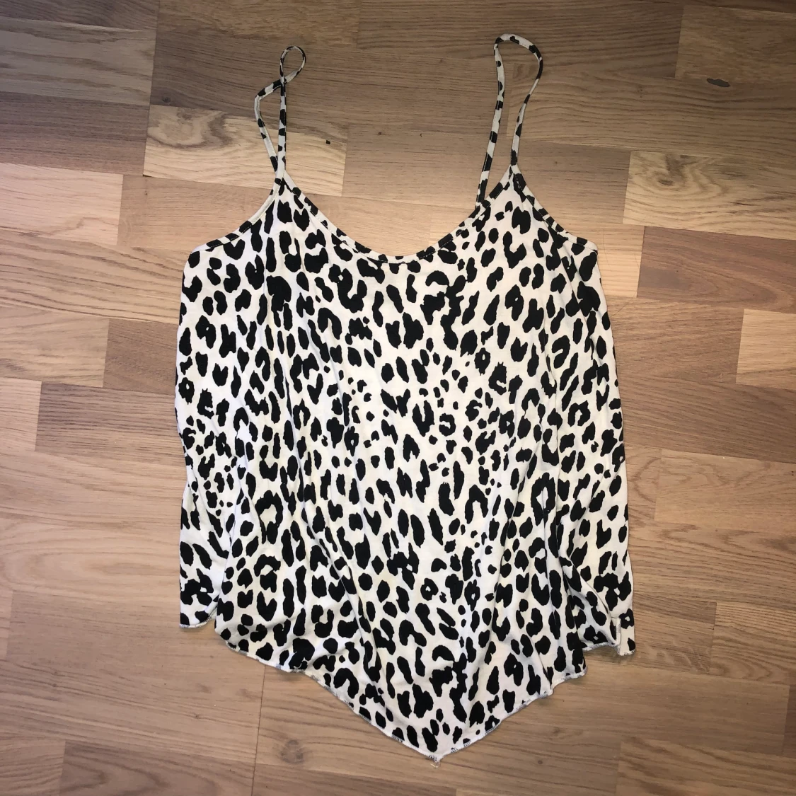 Svart/vit leopardtröja - Gina Tricot - 90