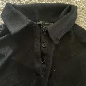 långärmad svart tröja med krage  - knappt använd, från new yorker. 