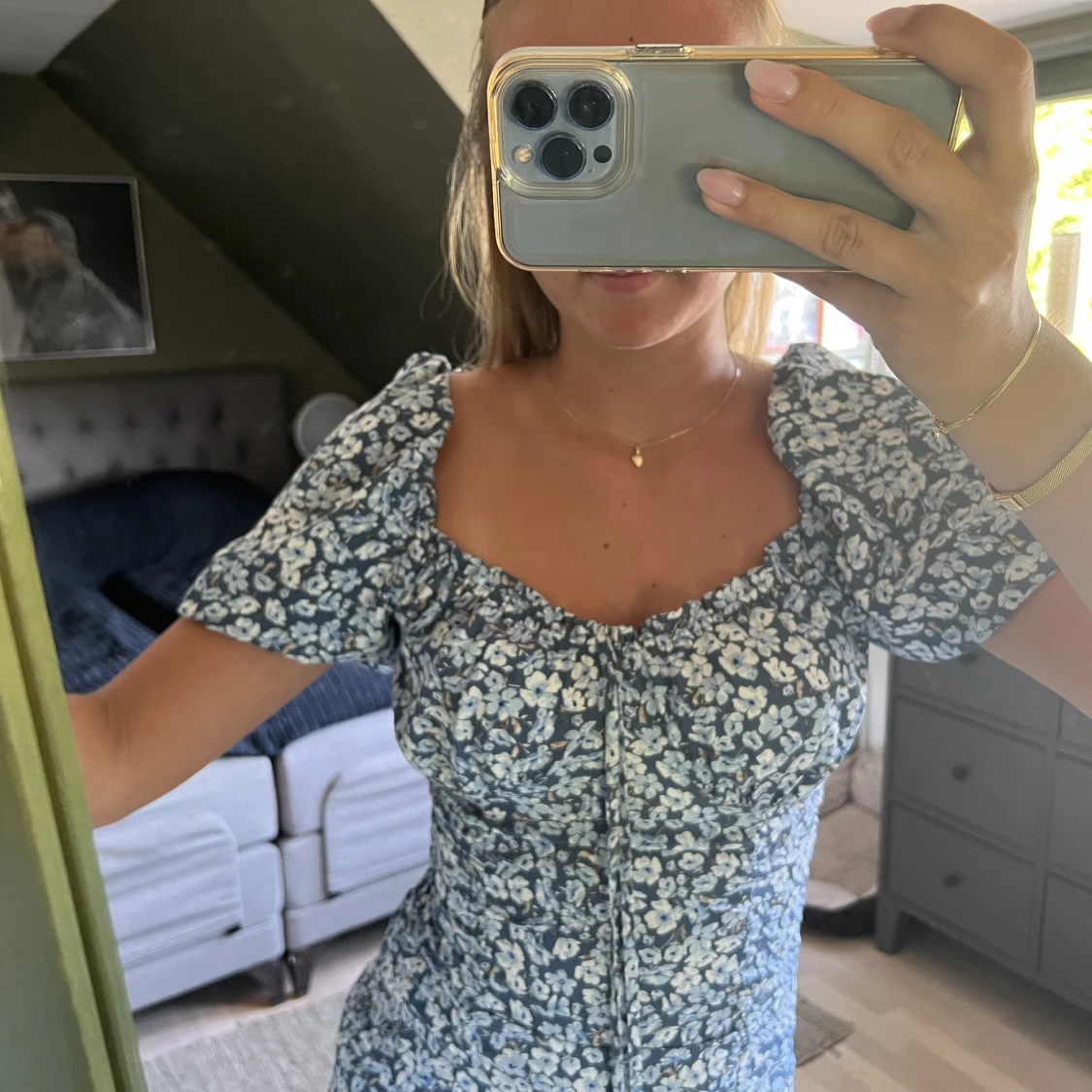 Blå blommig klänning  - 91