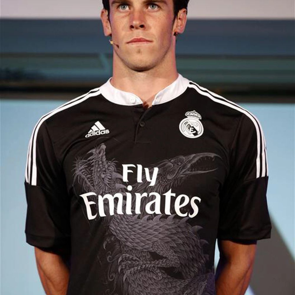 Svart Real Madrid Dragon Jersey 2014 | Plick Second Hand