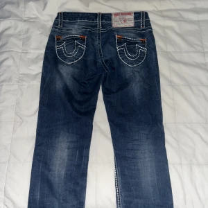 hard ahh trueys - hautaholics real haunted mound… skojar haha feta trueys inne sitter inte baggy men saggy. mannen riktigt fet färg oxå. är 175 dom sitter bra passar tjejer o grabbar