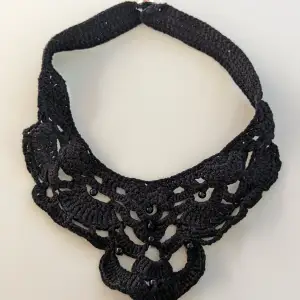 Handgjord halsband med strass 
