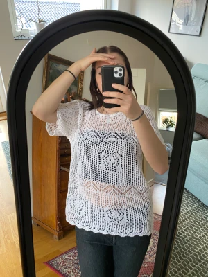 Virkad tröja - Fin virkad tröja  Den ser orörd ut 10/10 Perfekt till sommaren 🌸