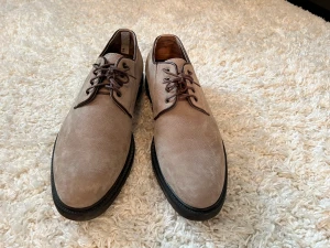 Beige mocka skor str 44 - Oanvänd