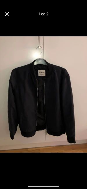 JACK&JONES HERRJACKA - Tun herrjacka, storek L Fint skick, endast andvänd fåtal gånger.