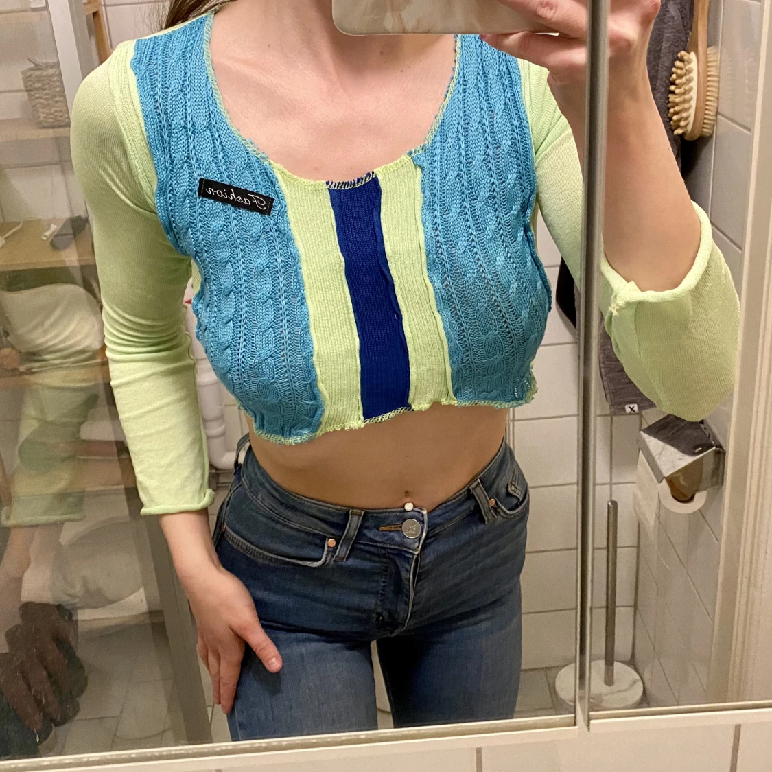 Grön och blå flared long sleeve crop top💚💙 - 90