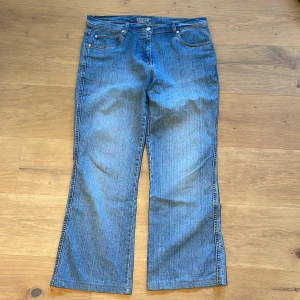 Bootcut jeans - Bra skick och ungefär storlek 32/30