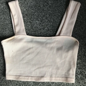 Crop top - En jätte söt Crop top, passar både xs och s💕