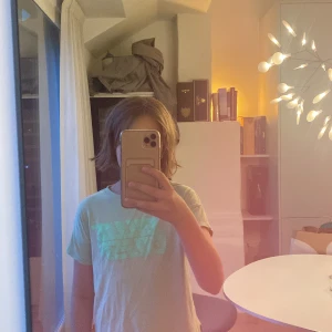 Billie Elish  t-shirt - Den är cool och fin,  dock så är den lite för liten för mig men den är fin💕💕💕(tvättas innan köp)