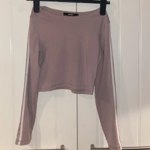Bikbok topp - I fint skick då jag nästan aldrig använt den. Storlek S och passar perfekt till varmare väder!