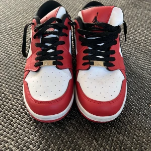 Skor  - Fake jordans. Lite anvenda 