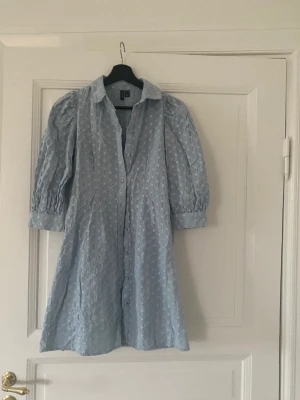 Sommarklänning - Säljer det jättefina klänning 