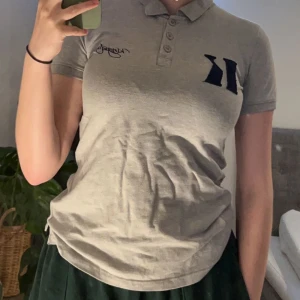 Ridtröja - En fin ridtröja i strl s. Har används en del men kan inte säga att jag ser några skavanker.💕Bara skriva om du har några frågor eller vill se fler bilder🫶🏼