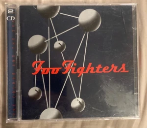 Säljer iväg båda  - Foo fighters & siamese dreams 