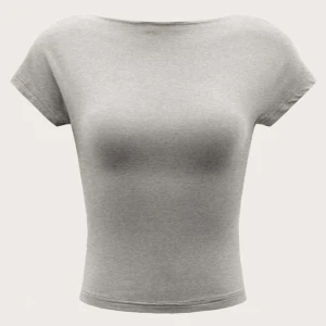 Rygglös topp - Säljer denna rygglösa toppen i toppenskick! Den kommer inte till användning💕 orginalpriset =70 