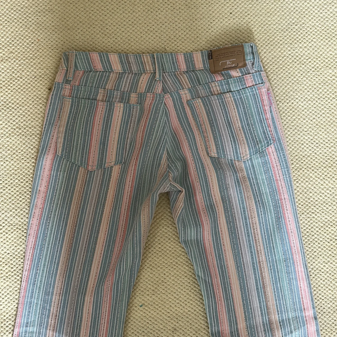 Randiga bootcutjeans - 91