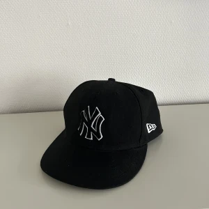 New era keps  - Säljer för att jag knappt använt den. Skick 10/10