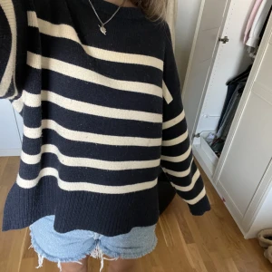 Stickad tröja - Tjock tröja från Zara i fint skick i storlek S