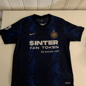 Inter forbollströja  - Inter Home 2023/2024 Storlek M
