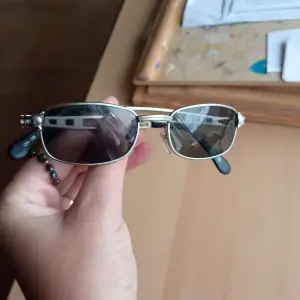 Ett par vintage solglasögon helt i ny köpta och oanvända. Från een vintage märke kallad JPC.
