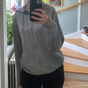 Nike Hoodie  - Säljer min ursnygga Nike hoodie från Nike, jag har för mycket hoodies där av säljer jag den